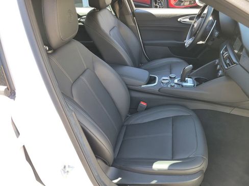 Used 2024 Alfa Romeo Giulia Sprint RWD image 19