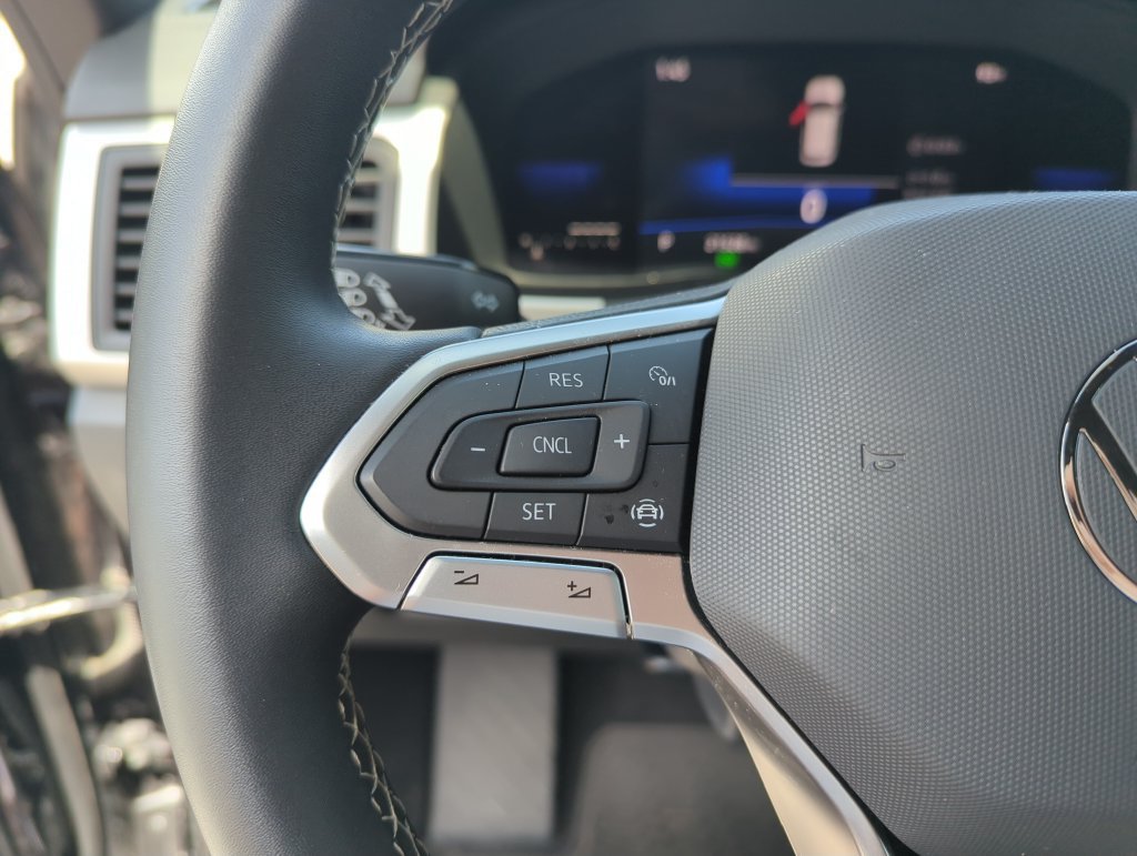 Used 2023 Volkswagen Atlas Cross Sport SE FWD image 22