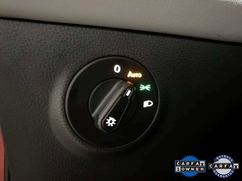 Used 2024 Volkswagen Taos SE image 35