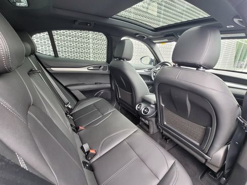 Used 2025 Alfa Romeo Stelvio Sprint AWD/4WD image 21