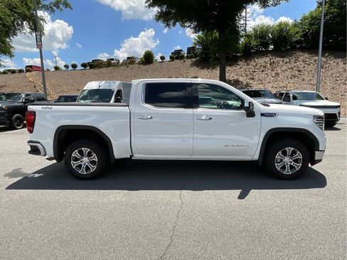 Used 2024 GMC Sierra 1500 SLT AWD/4WD image 6