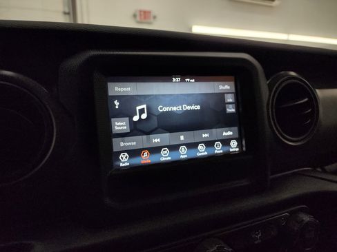 Used 2022 Jeep Wrangler Unlimited Sport image 37