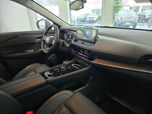 Used 2025 Nissan Rogue Platinum w/ Platinum Premium Package image 47