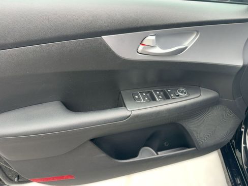 Used 2023 Kia Forte LXS image 13