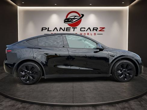 Used 2025 Tesla Model Y Long Range RWD image 6