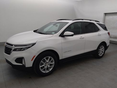 Used 2024 Chevrolet Equinox LT image 2