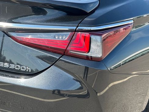 Certified 2023 Lexus ES 300h w/ Premium Package image 25