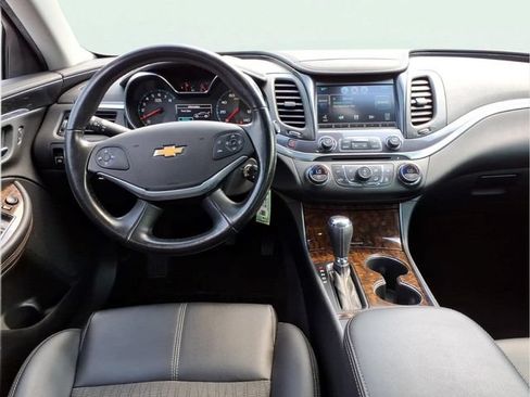 Used 2014 Chevrolet Impala LT FWD image 9