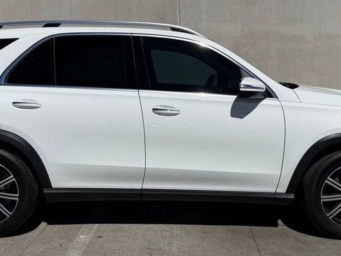 Used 2024 Mercedes-Benz GLE 350 4MATIC image 3