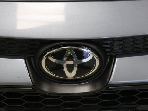 Used 2022 Toyota Corolla LE image 96