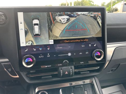 Used 2025 Lexus GX 550 AWD/4WD image 31