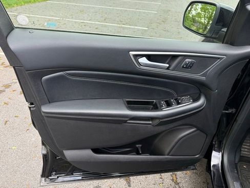 Used 2016 Ford Edge Titanium w/ Equipment Group 301A AWD/4WD image 12