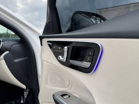 Used 2024 Mercedes-Benz C 300 Sedan image 14