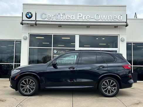 Certified 2022 BMW X5 xDrive40i w/ M Sport Package AWD/4WD image 5