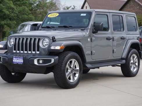 Used 2021 Jeep Wrangler Unlimited Sahara w/ Dual Top Group AWD/4WD image 7