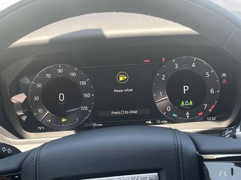 New 2026 Land Rover Range Rover Velar Dynamic SE image 18