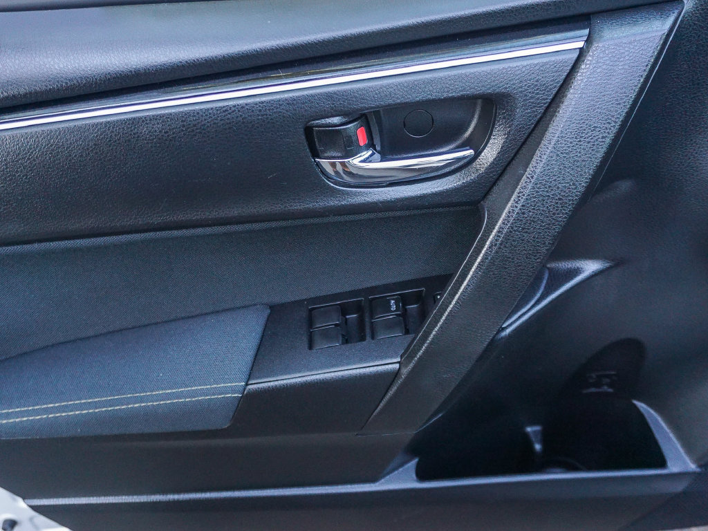 Used 2018 Toyota Corolla LE w/ Protection Package FWD image 19