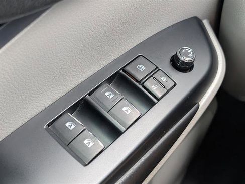 Used 2017 Toyota Highlander Limited image 17