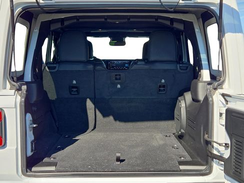 Used 2024 Jeep Wrangler Sahara w/ Technology Group image 10