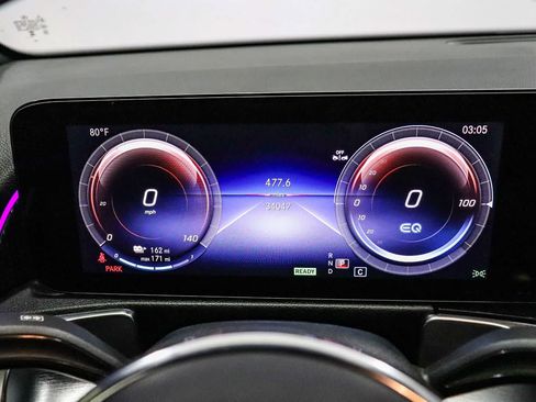 Used 2023 Mercedes-Benz EQB 300 4MATIC image 24