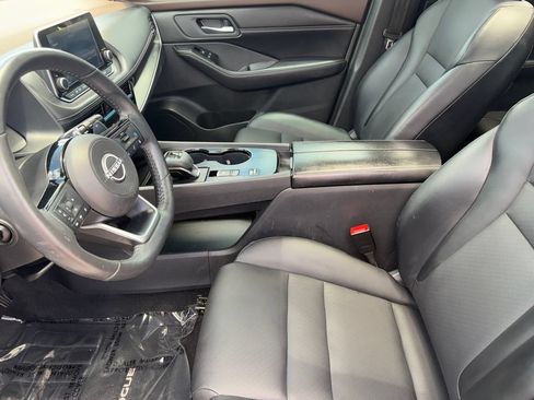 Used 2022 Nissan Rogue SV w/ SV Premium Package FWD image 9