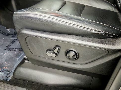 Used 2022 RAM 1500 Big Horn w/ Night Edition AWD/4WD image 11
