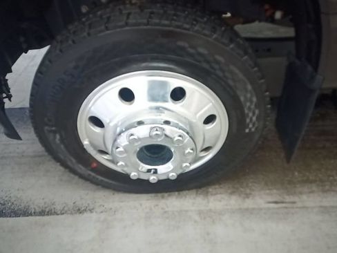 Used 2025 Ford F450 Lariat AWD/4WD image 9