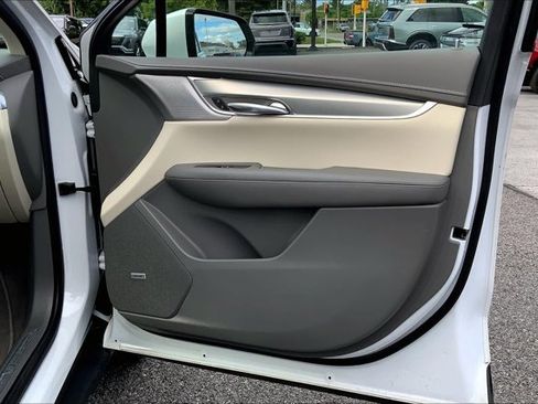 Used 2022 Cadillac XT5 Premium Luxury image 24