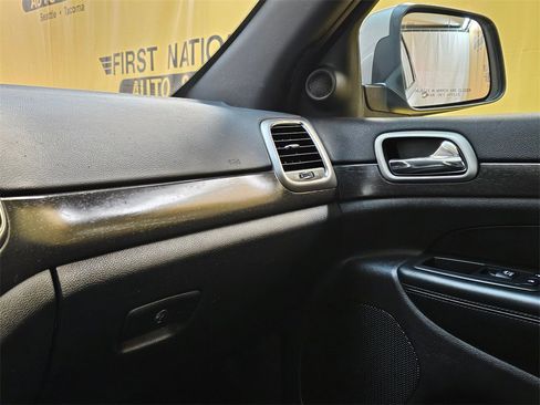 Used 2018 Jeep Grand Cherokee Altitude image 29