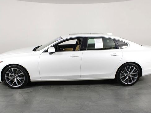 Used 2018 Volvo S90 T5 Momentum w/ Convenience Package image 10