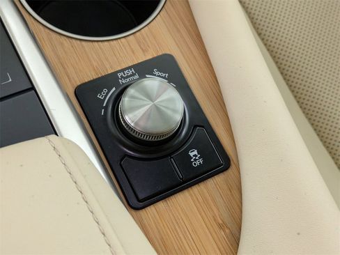 Used 2020 Lexus RX 350L FWD w/ Premium Package image 29