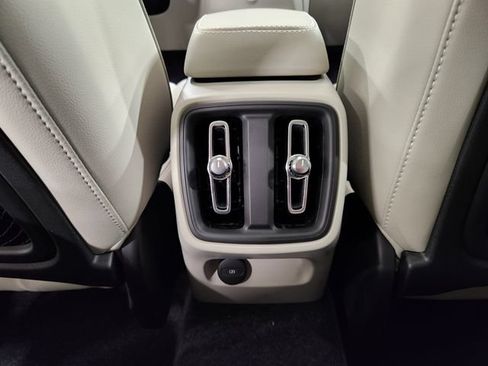 New 2026 Volvo XC40 B5 Ultra w/ Protection Package Premier AWD/4WD image 31