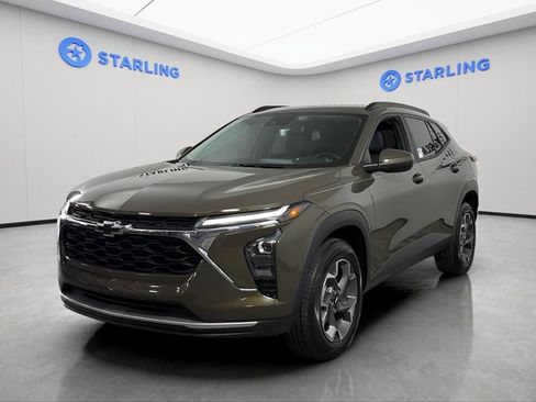 Certified 2024 Chevrolet Trax LT w/ Driver Confidence Package FWD image 32