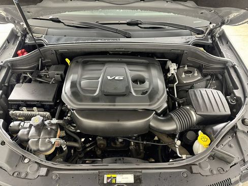 Used 2019 Jeep Grand Cherokee Laredo AWD/4WD image 26