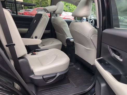 Used 2024 Toyota Grand Highlander AWD image 6