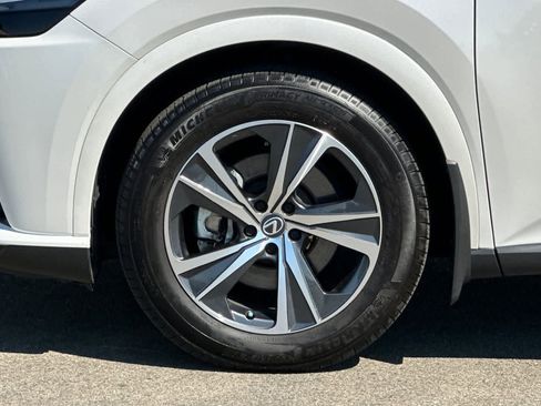 Used 2024 Lexus RX 350 Premium w/ Accessory Package (Z1) image 31