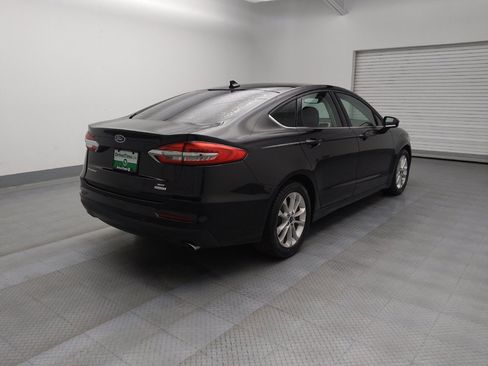 Used 2020 Ford Fusion SE image 9