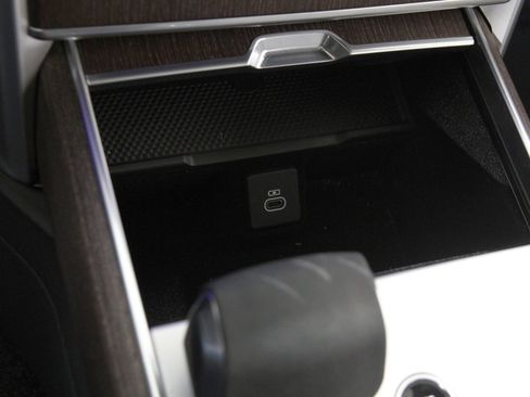 Used 2024 Land Rover Range Rover SE image 17