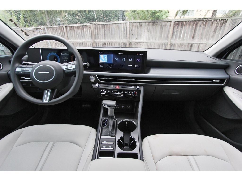 Used 2025 Hyundai Sonata SE FWD image 10