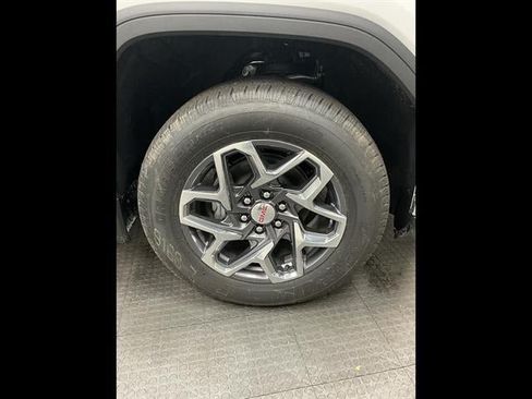 New 2026 GMC Sierra 1500 SLE w/ Preferred Package AWD/4WD image 38