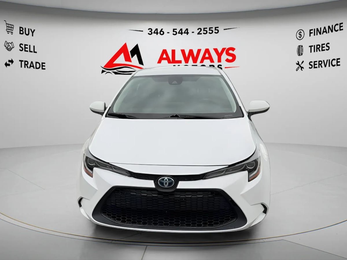 Used 2022 Toyota Corolla LE FWD image 2
