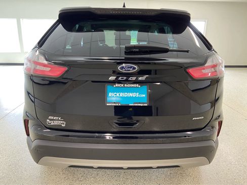 Used 2023 Ford Edge SEL w/ Convenience Package image 9