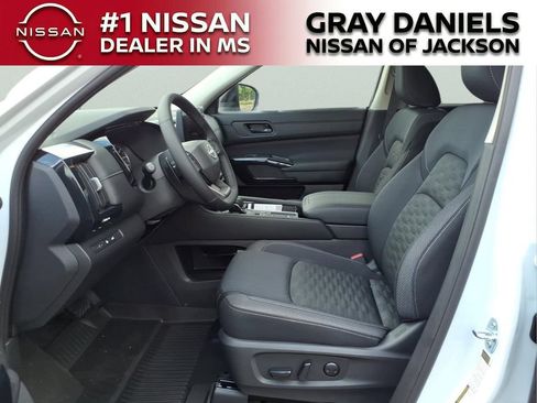 New 2026 Nissan Pathfinder SV w/ Cargo Package FWD image 22