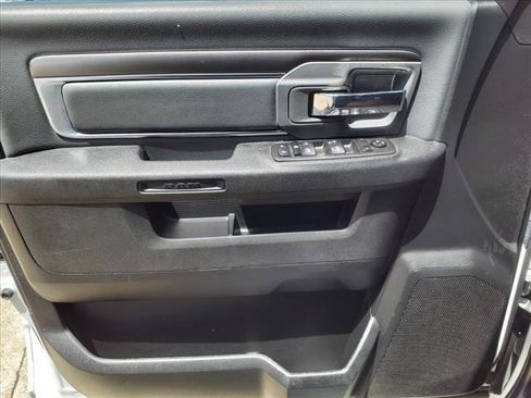 Used 2021 RAM 1500 Classic SLT image 14