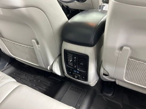 Used 2021 Jeep Grand Cherokee Summit image 12