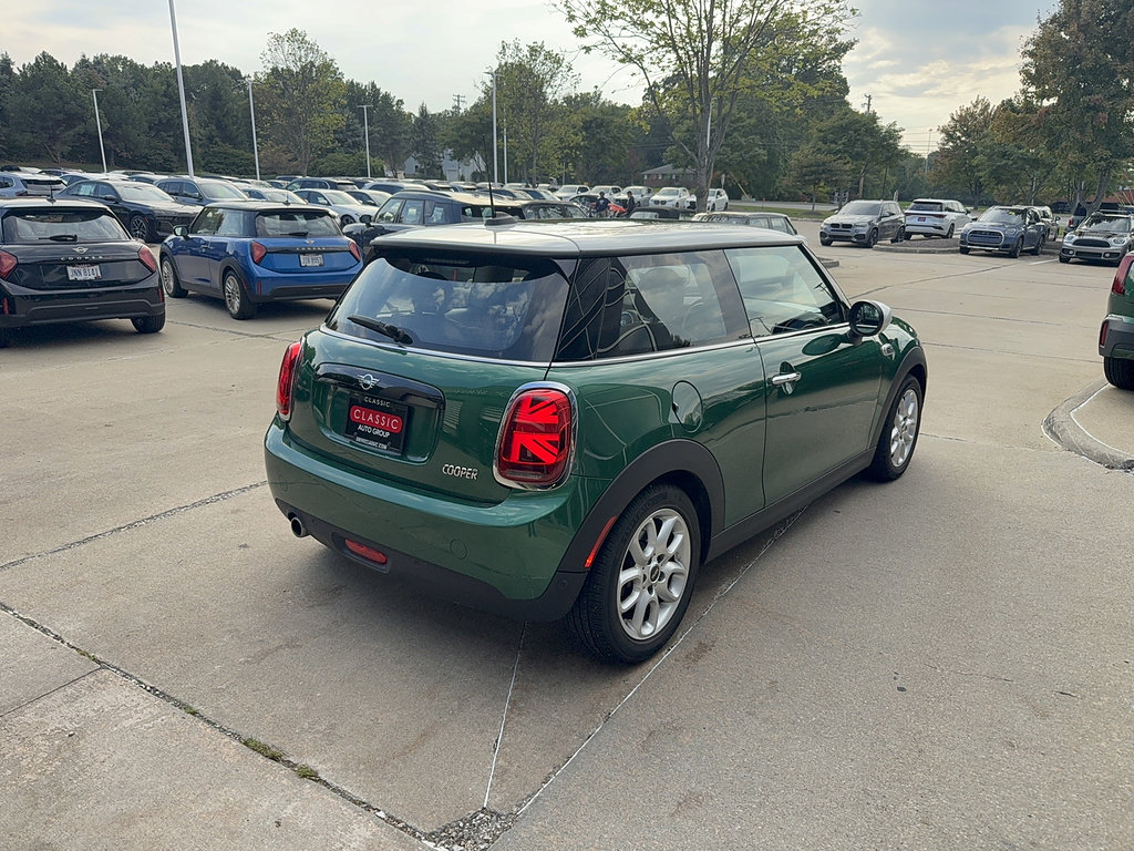 Used 2021 MINI Cooper 2-Door Hardtop FWD image 4