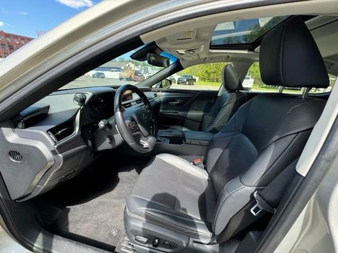 Used 2019 Lexus ES 300h w/ Premium Package FWD image 9