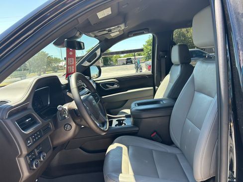 Used 2023 Chevrolet Tahoe Z71 w/ Luxury Package AWD/4WD image 20