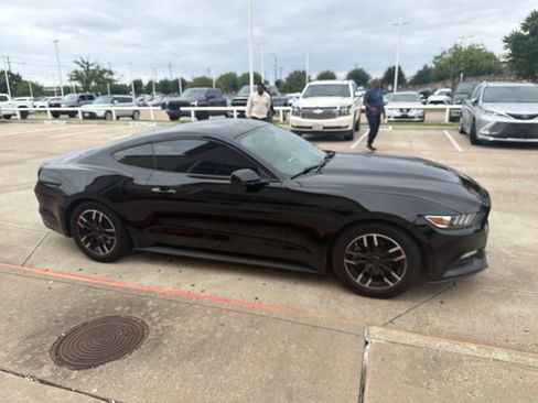 Used 2015 Ford Mustang Coupe RWD image 10