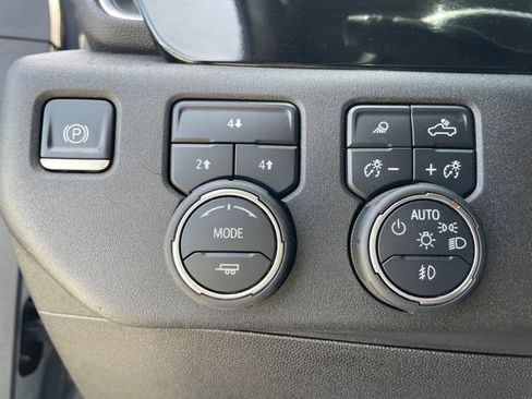 Used 2024 Chevrolet Silverado 3500 LT w/ Convenience Package AWD/4WD image 24